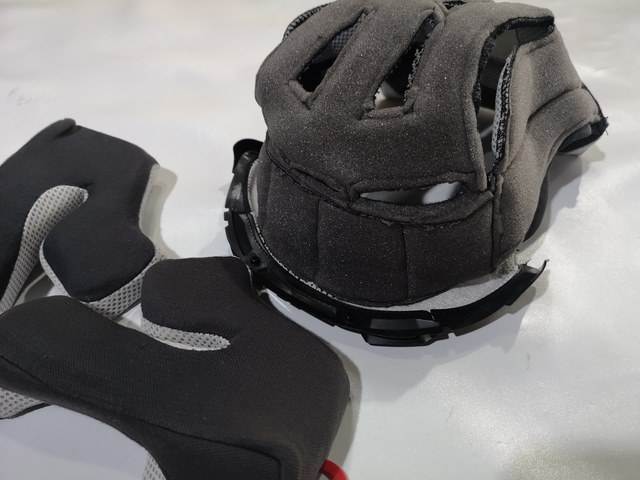 ซ่อมฟองน้ำหมวกกันน๊อค arai และ ทุกยี่ห้อที่ถอดนวมได้