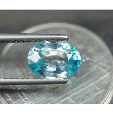 เพทาย (Blue Zircon) 1.80 กะรัตสีฟ้า