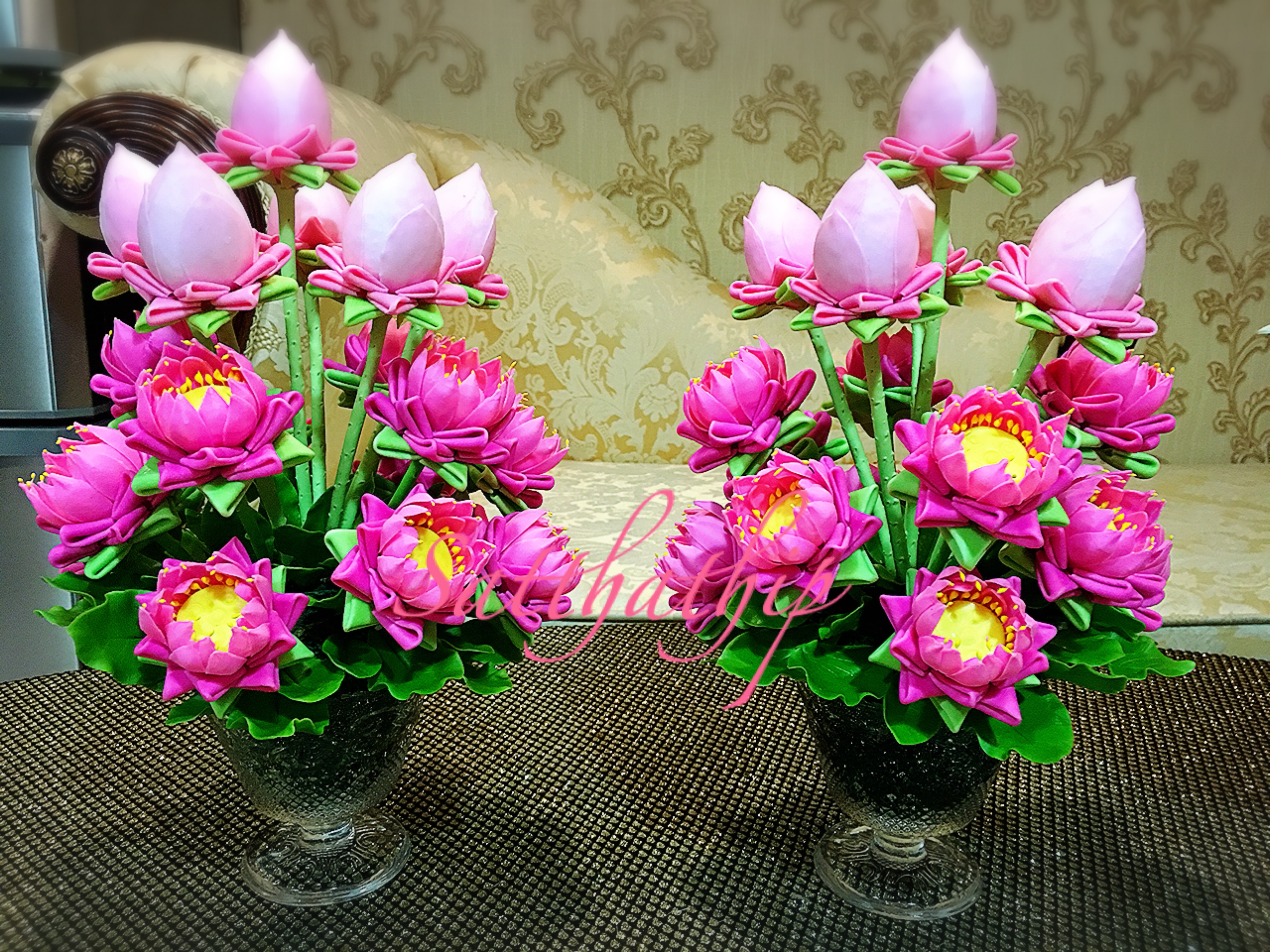 พานดอกบัว - ดอกบัวประดิษฐ์ - แจกันดอกบัวพับ (ข้างละ 18 ดอก) ประดิษฐ์จากดิน - Lotus Flower