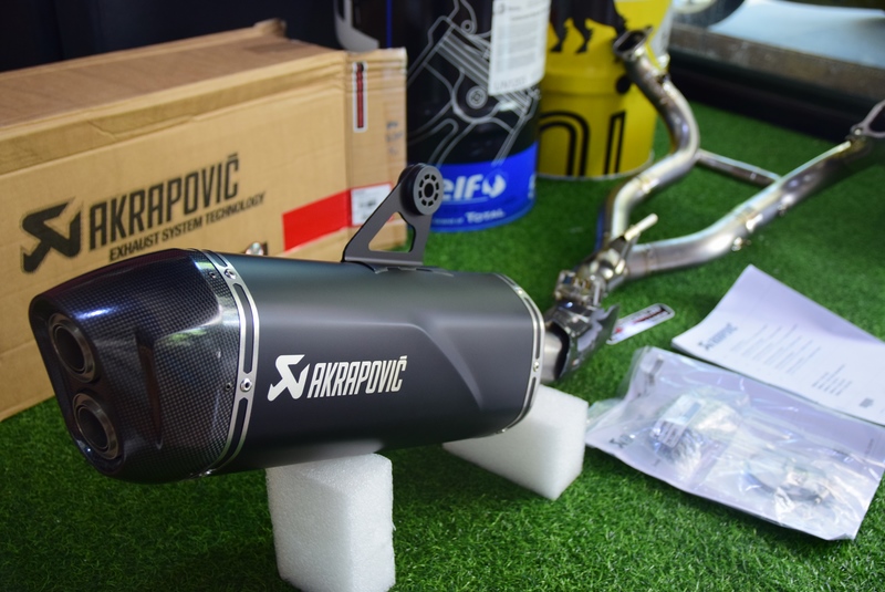 ท่อ Akrapovic ปลายดำ สำหรับ R1250GS GSA ปี 2021+ (For Exhibition only)