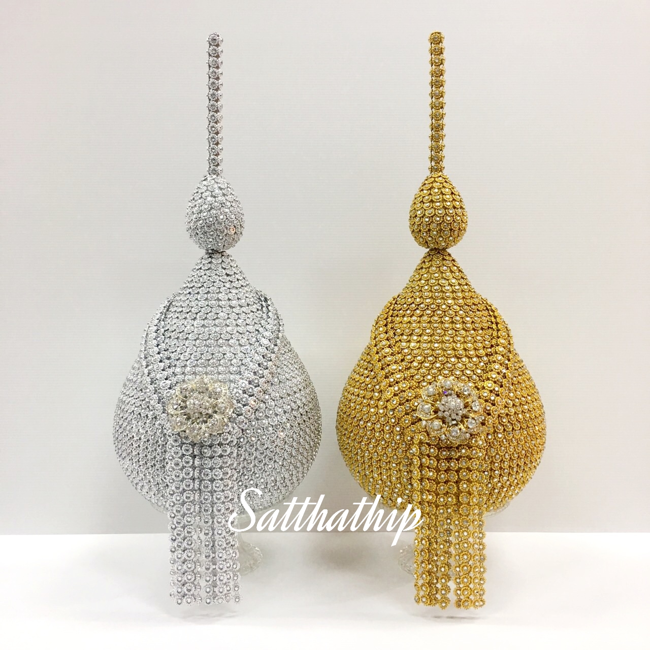 พานพุ่ม - พานพุ่มสักการะ - พานพุ่มเงินทอง - พานพุ่มนพเก้า [8 นิ้ว/ 4,000บาท/คู่]