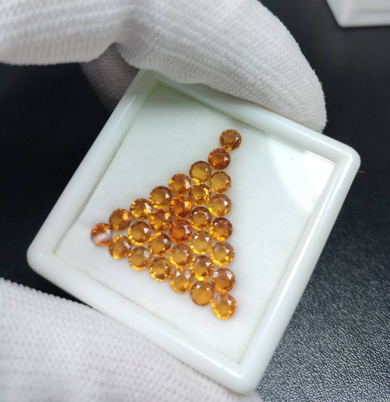 เฮสโซไนต์โกเมน (Hessonite) 3.6-3.7 มม.