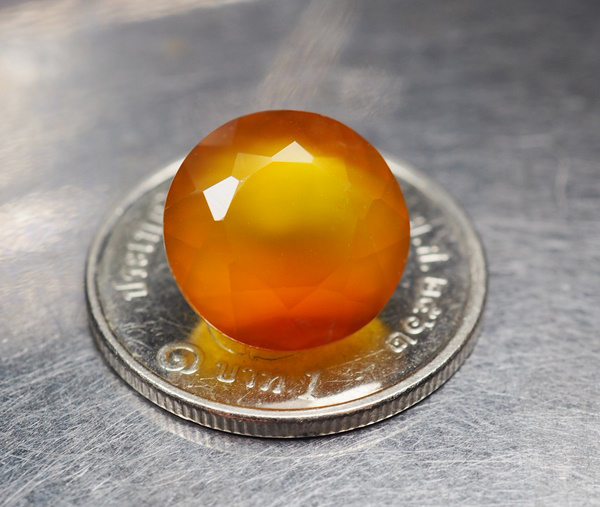 โอปอลสีเหลือง (Opal ) 5.30 กะรัต