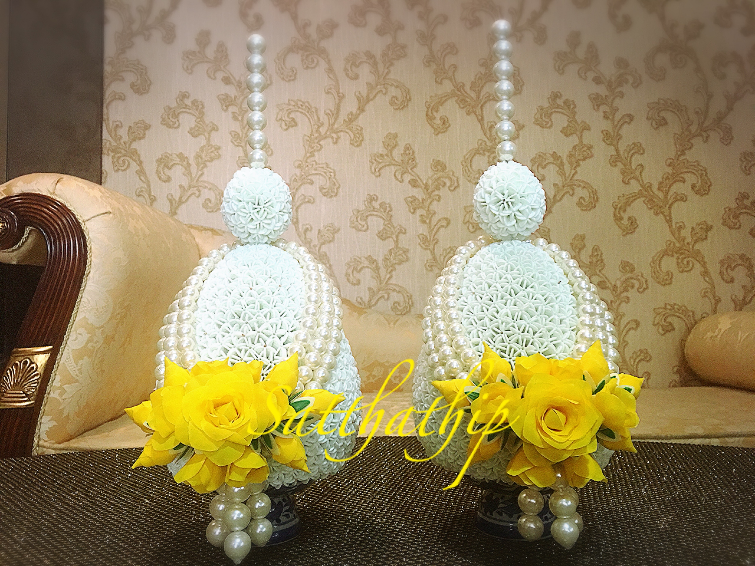 พานพุ่ม - พานพุ่มสักการะ - พานพุ่มดอกรัก - พานพุ่มดอกรักประดิษฐ์ (พลาสติก) - พานพุ่มสีขาว - Panpum