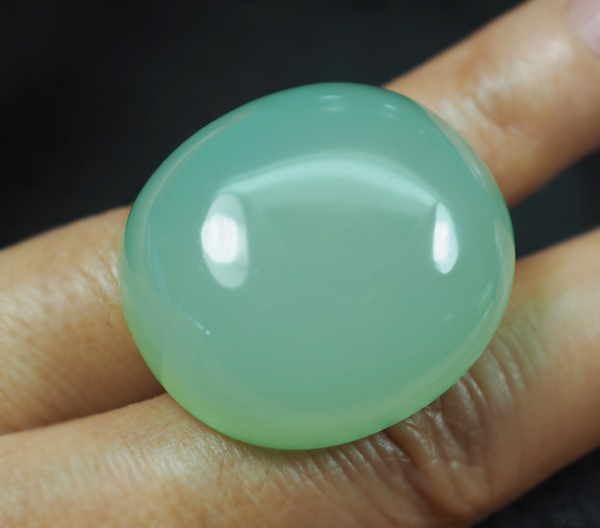 คาลซิโดนีสีเขียว (Chalcedony) 82.35 กะรัต