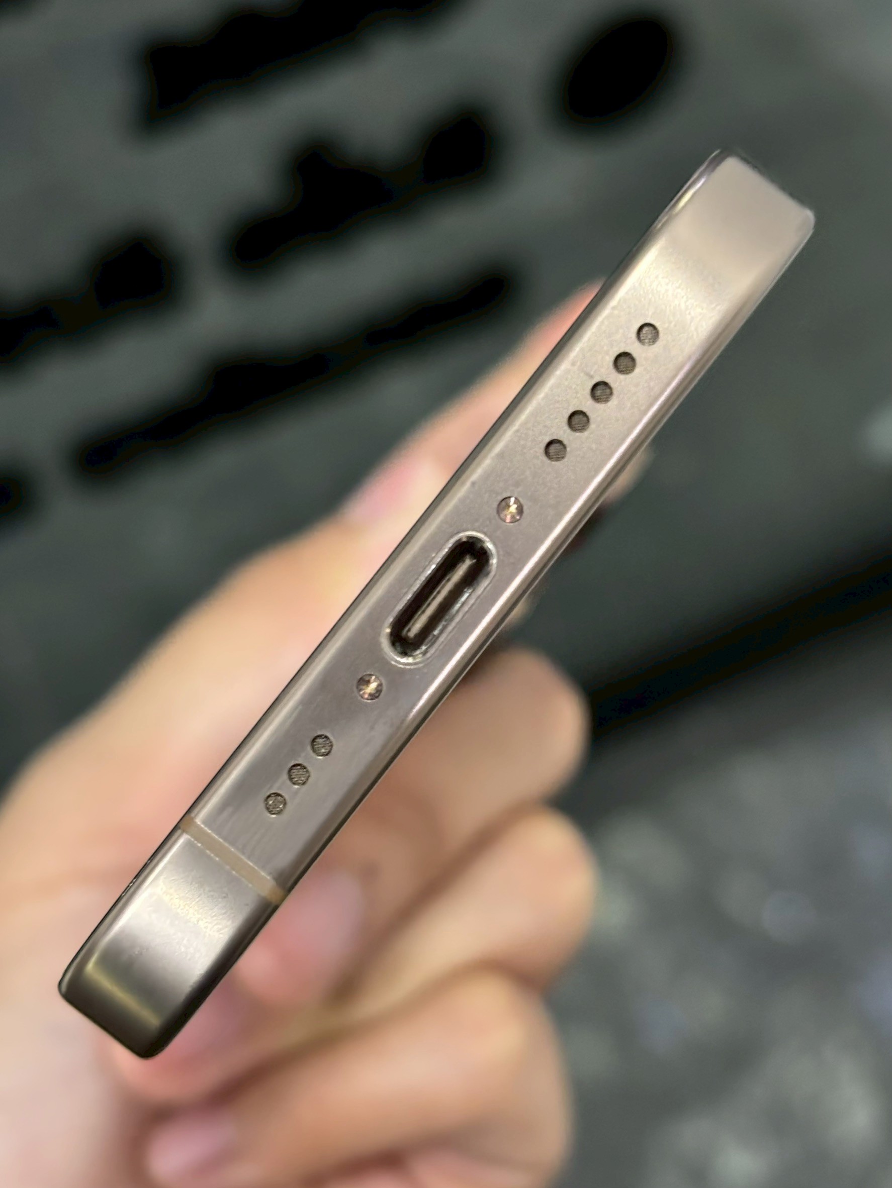 iPhone 16 Pro 256GB Desert Titanium