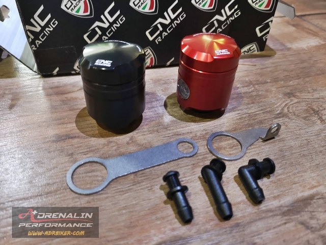 กระปุกน้ำมัน เบรค/คลัทช์ CNC Racing สำหรับ รถทุกรุ่น