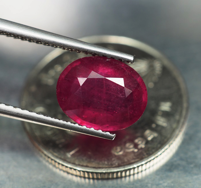 พลอยทับทิม (Ruby) 3.10 กะรัตสีแดงอมม่วงสวย