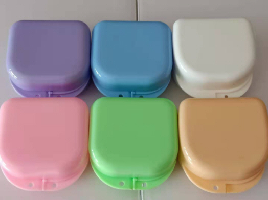 กล่องเก็บรีเทนเนอร์,กล่องรีเทนเนอร์,กล่องใส่รีเทนเนอร์