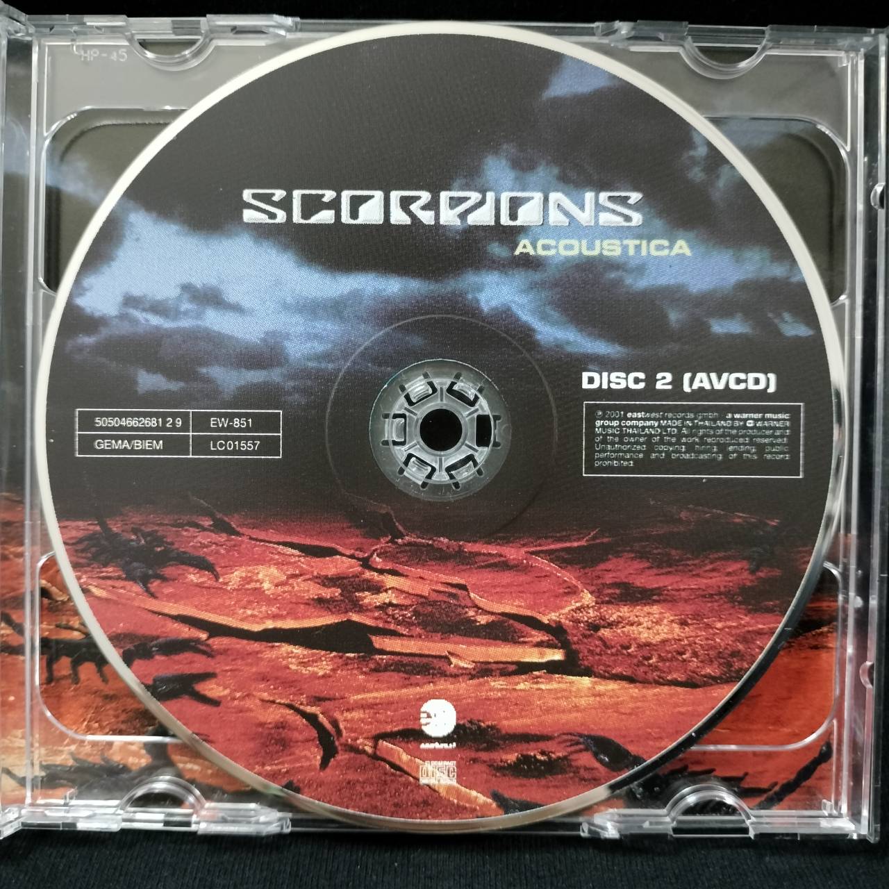 Scorpions – Acoustica: The Platinum Edition / THAILAND / กล่องสวมเก่าเก็บ / เขี้ยวล็อคถาดกล่องหัก / 2CD / แผ่นดี