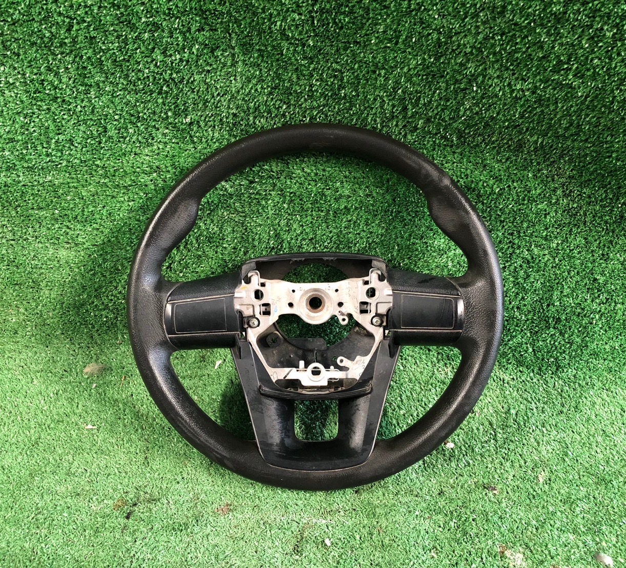 พวงมาลัย Toyota Revo