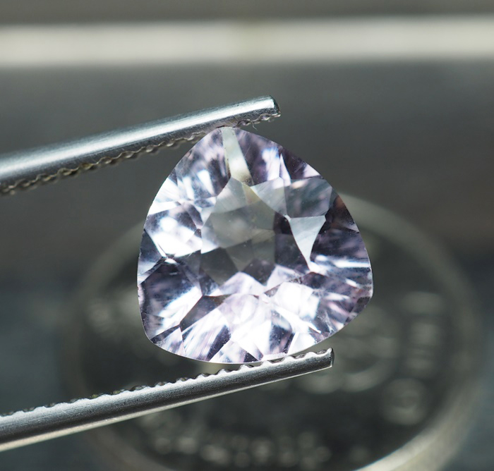 พลอยอะเมทิสต์สีชมพูอมม่วงหวาน 2 กะรัต AAA