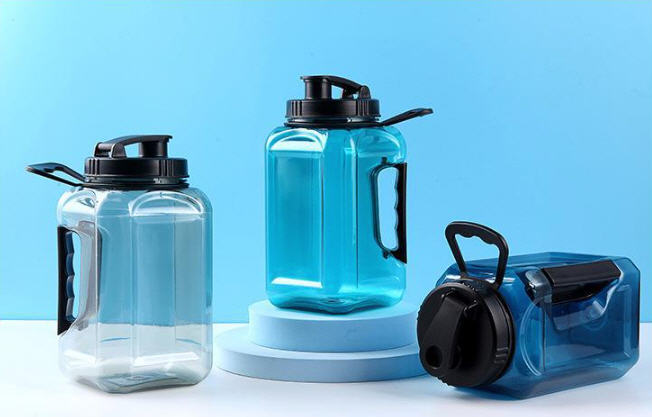 กระบอกน้ำพลาสติก,ขนาด2.4L