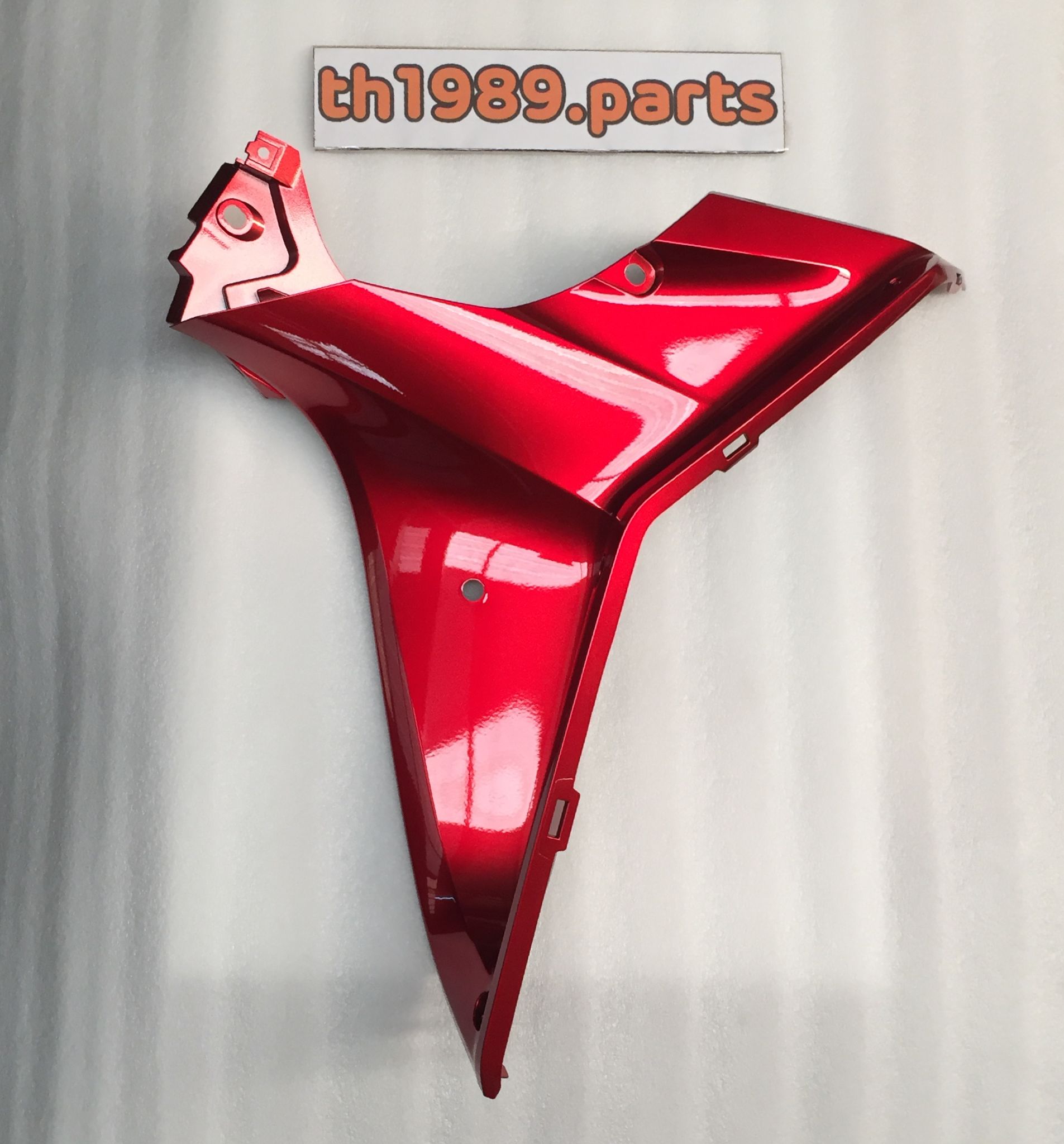 B6F-F836K-00-P3 ฝาคอนโซลข้างซ้ายสีแดง (1671,VRMB) FINN 2019-2020 อะไหล่แท้ YAMAHA
