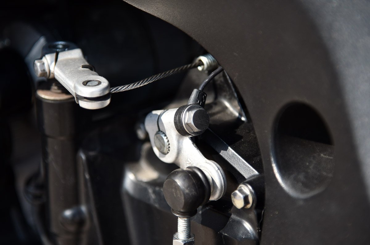 ควิกชิพเตอร์ Healtech สำหรับ Hayabusa เข้าเกียร์แบบไม่ต้องกำคลัทช์