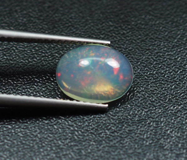โอปอลหลากสี (Opal) 1.03 กะรัต