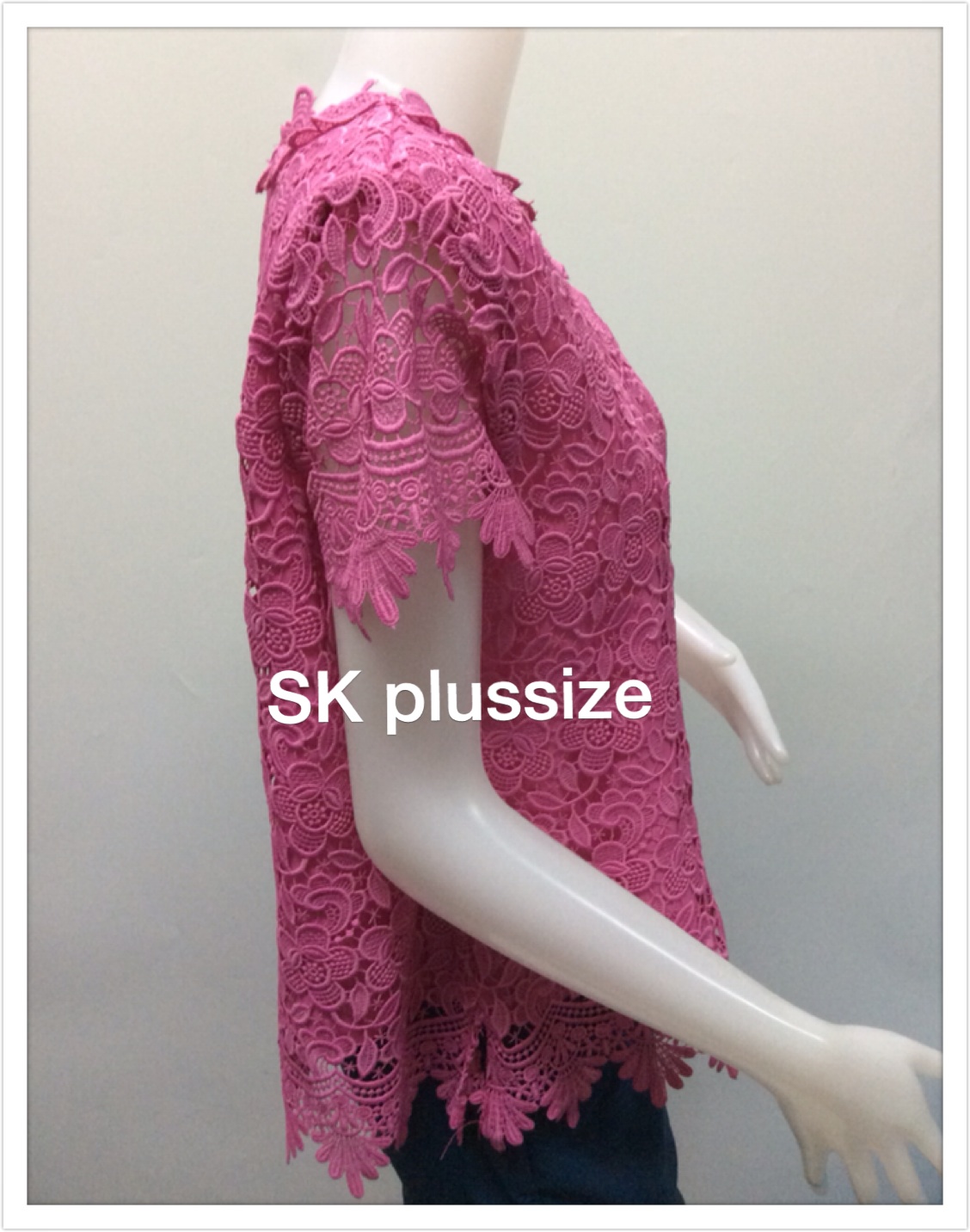 เสื้อลูกไม้ สีบานเย็น แขนสั้น รอบอก 46 นิ้ว