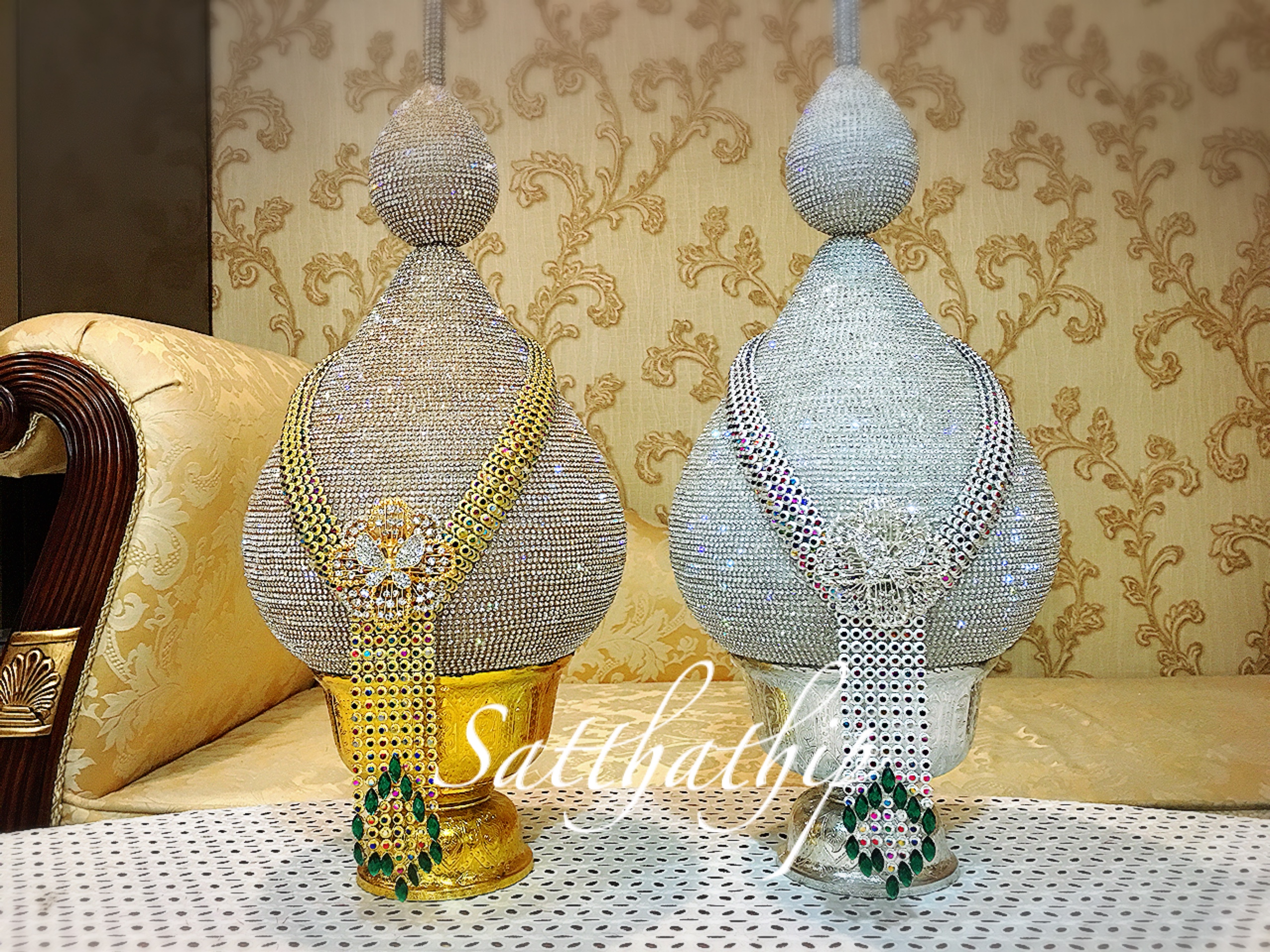 พานพุ่มเงินทอง [9 นิ้ว/ 4,700 บาท/คู่]