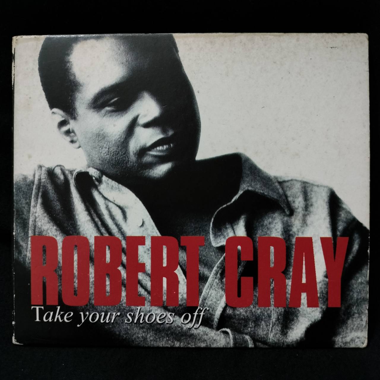 The Robert Cray Band – Take Your Shoes Off / USA / กล่องกระดาษเก่าเก็บมีจุดเหลือง / แผ่นเป็นรอย