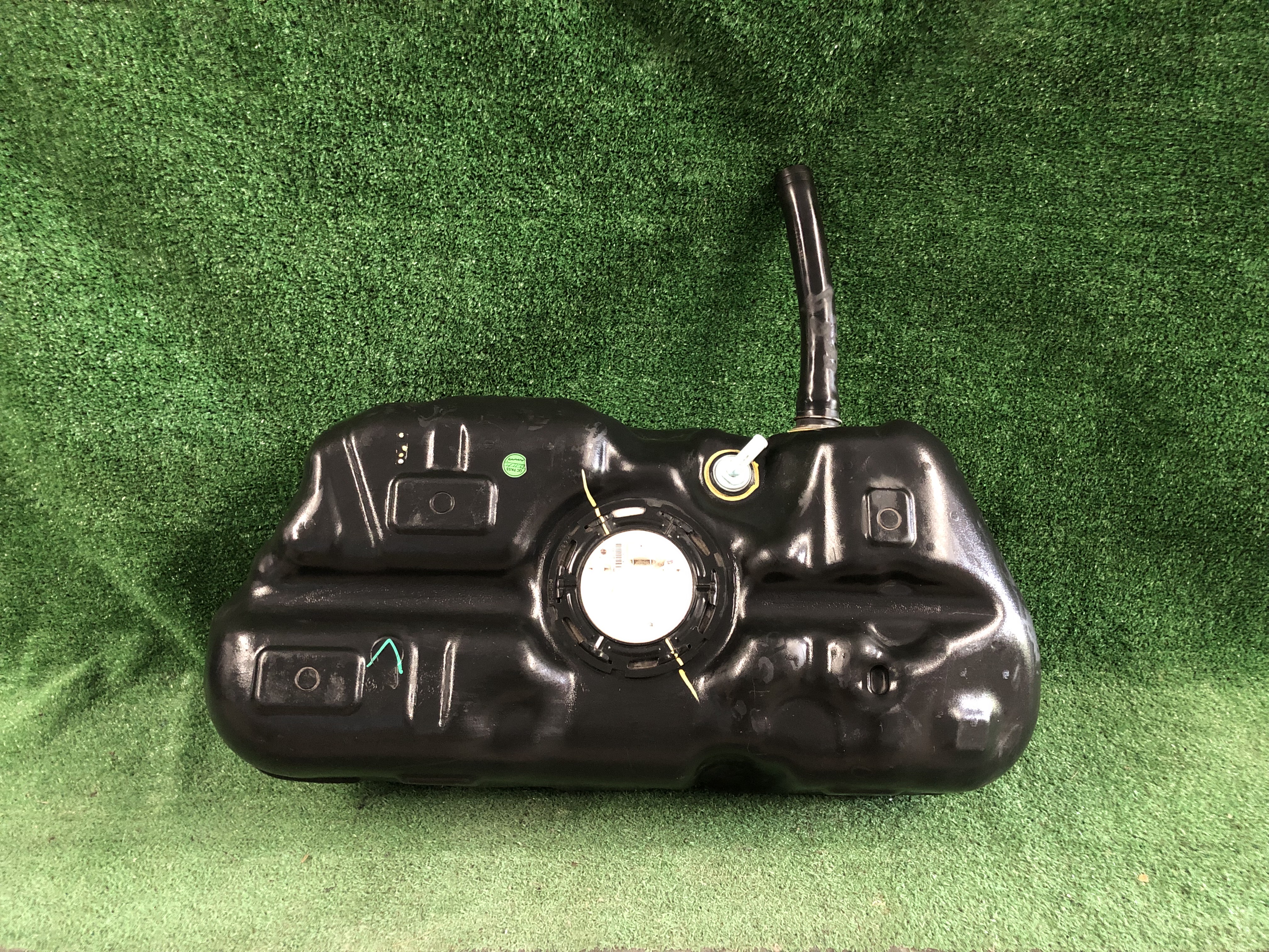 ถังน้ำมัน+rพร้อมปั๊มติีก Nissan March 2012-13