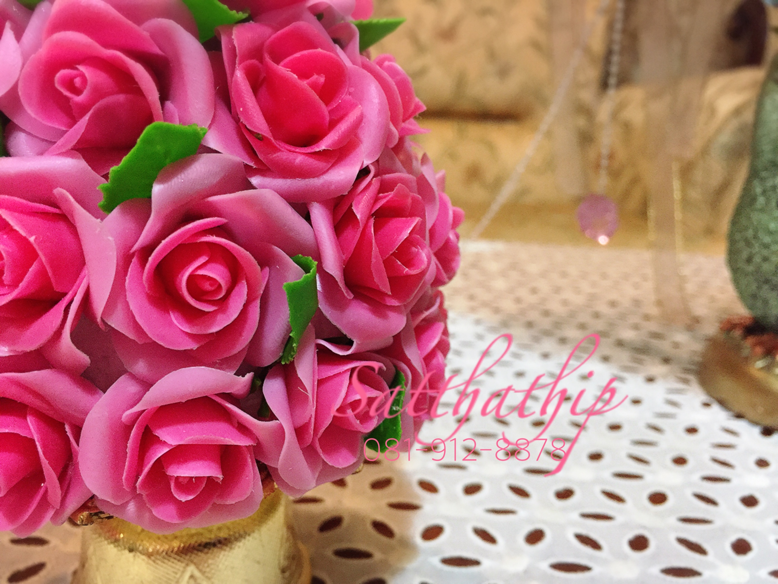 พานพุ่มดอกกุหลาบ ประดิษฐ์จากดิน [4.5 นิ้ว 1,500 บาท/คู่]