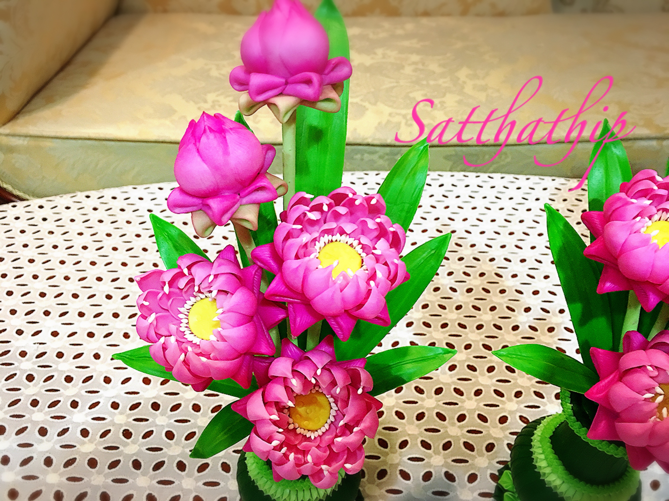 แจกันดอกบัว - ดอกบัวประดิษฐ์ - แจกันดอกบัวหลวงสีชมพู (ข้างละ 5 ดอก) ประดิษฐ์จากดิน - แจกันดอกบัวประดิษฐ์ - Lotus Flower