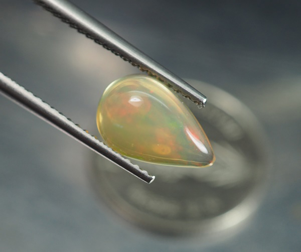 โอปอลหลากสี (Opal) 1.25 กะรัต