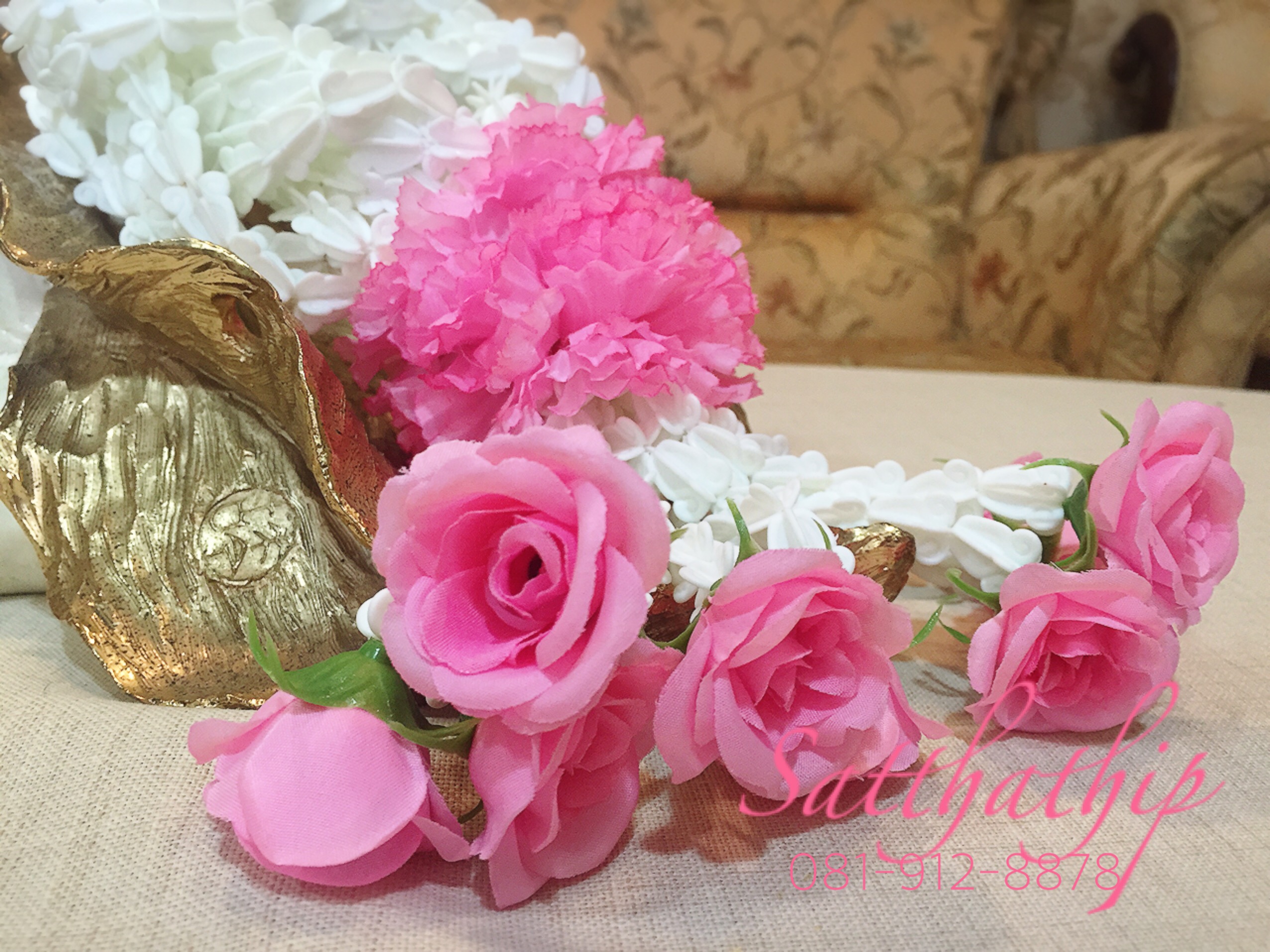 พวงมาลัยดอกรักพลาสติก - Garland