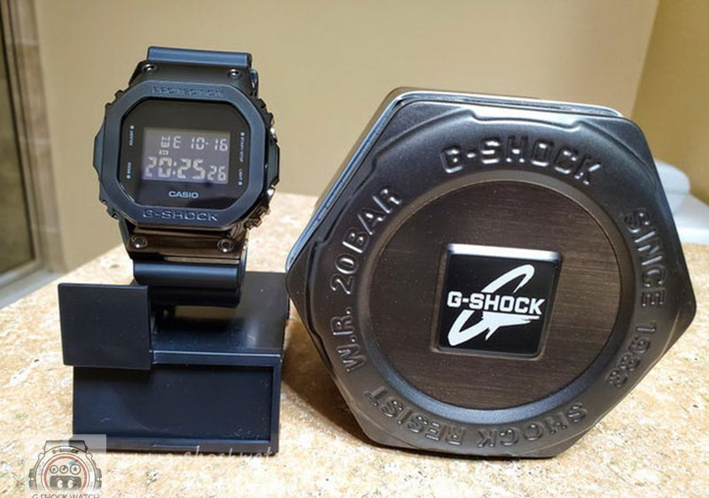 CASIO G-SHOCK นาฬิกาข้อมือ นาฬิกากันน้ำ นาฬิกาของแท้ ประกันศูนย์ CMG 1 ปี รุ่น GM-5600B-1