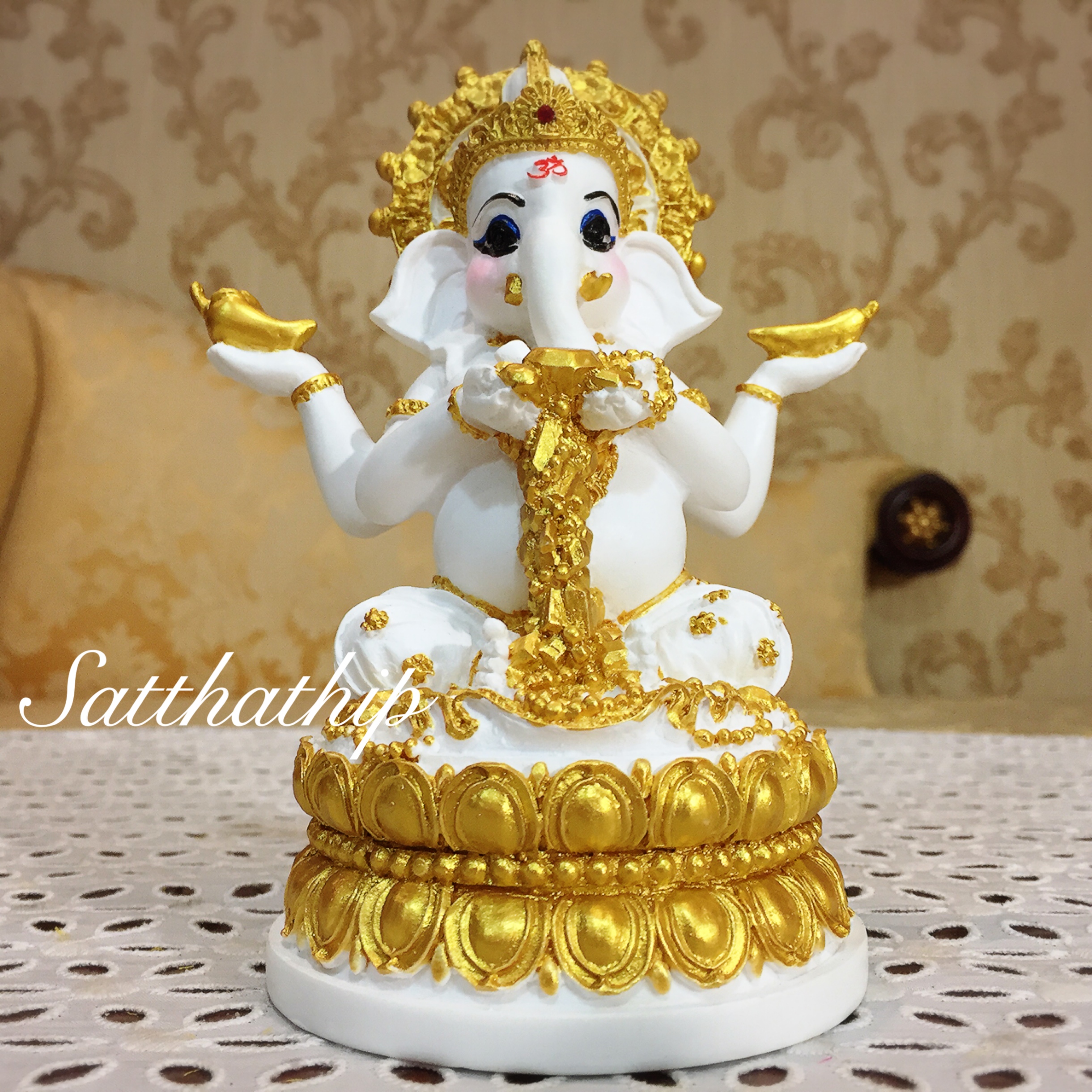 พระพิฆเนศ ปางประทานทรัพย์ (เซรามิก) - Ganesha: Lord of Success