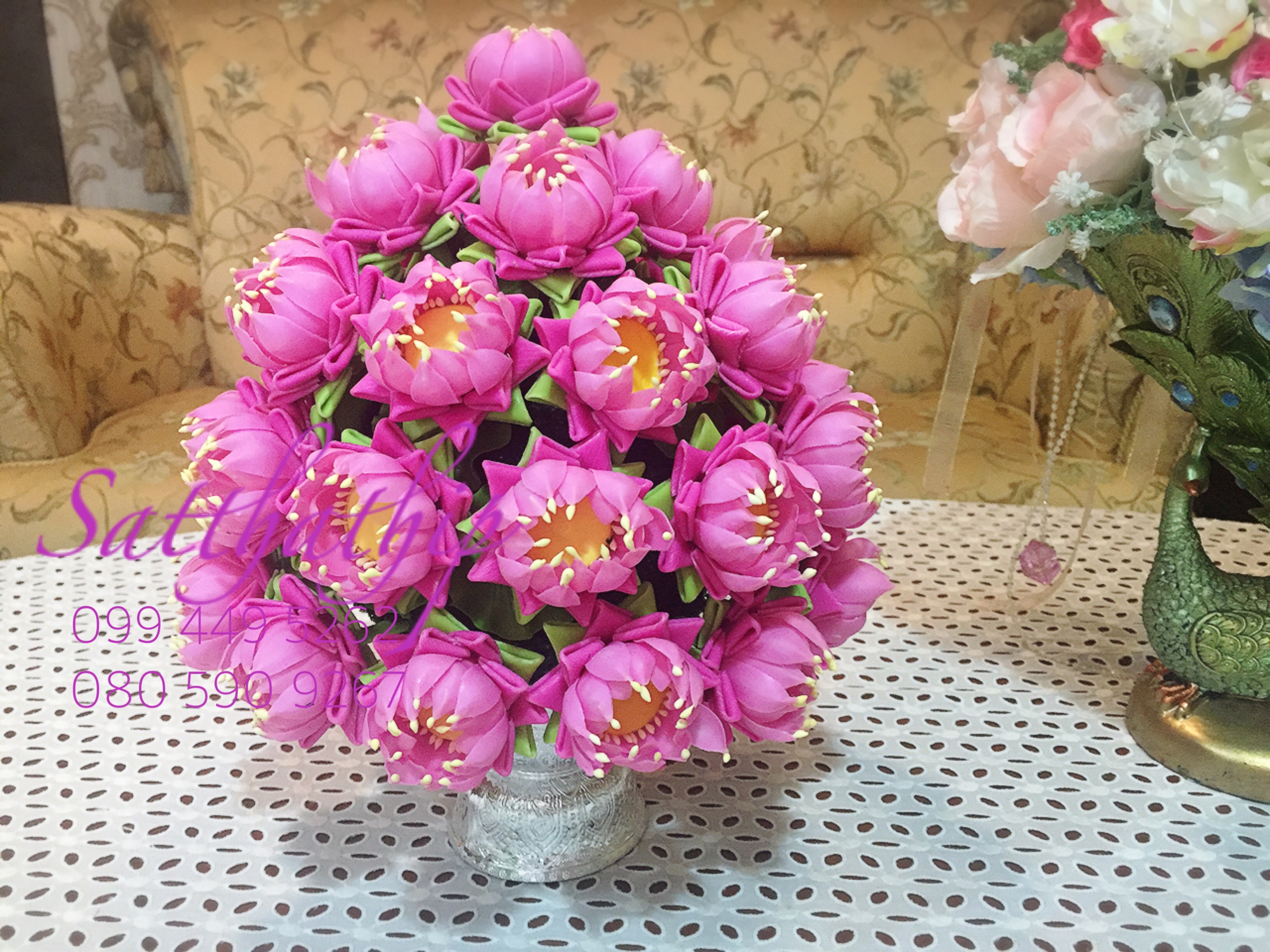 พานพุ่มดอกบัวประดิษฐ์ [9.5 นิ้ว 5,700 บาท/คู่]