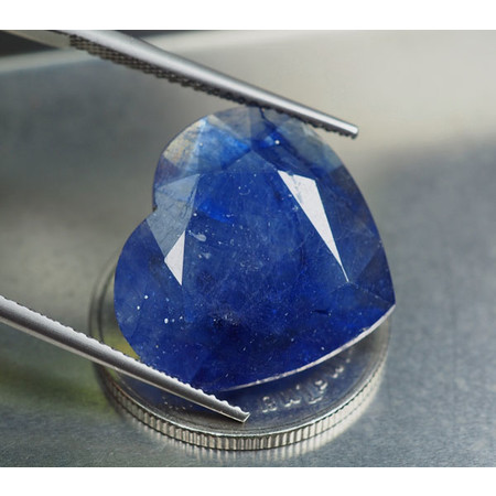 พลอยไพลิน (Sapphire) 13 กะรัตเจียร 2 ด้าน