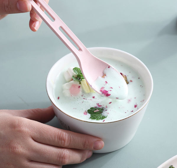 ชุดช้อนส้อมมีดฟางข้าวสาลี,ชุดช้อนส้อมมีด,ชุดช้อนส้อมมีดพกพา