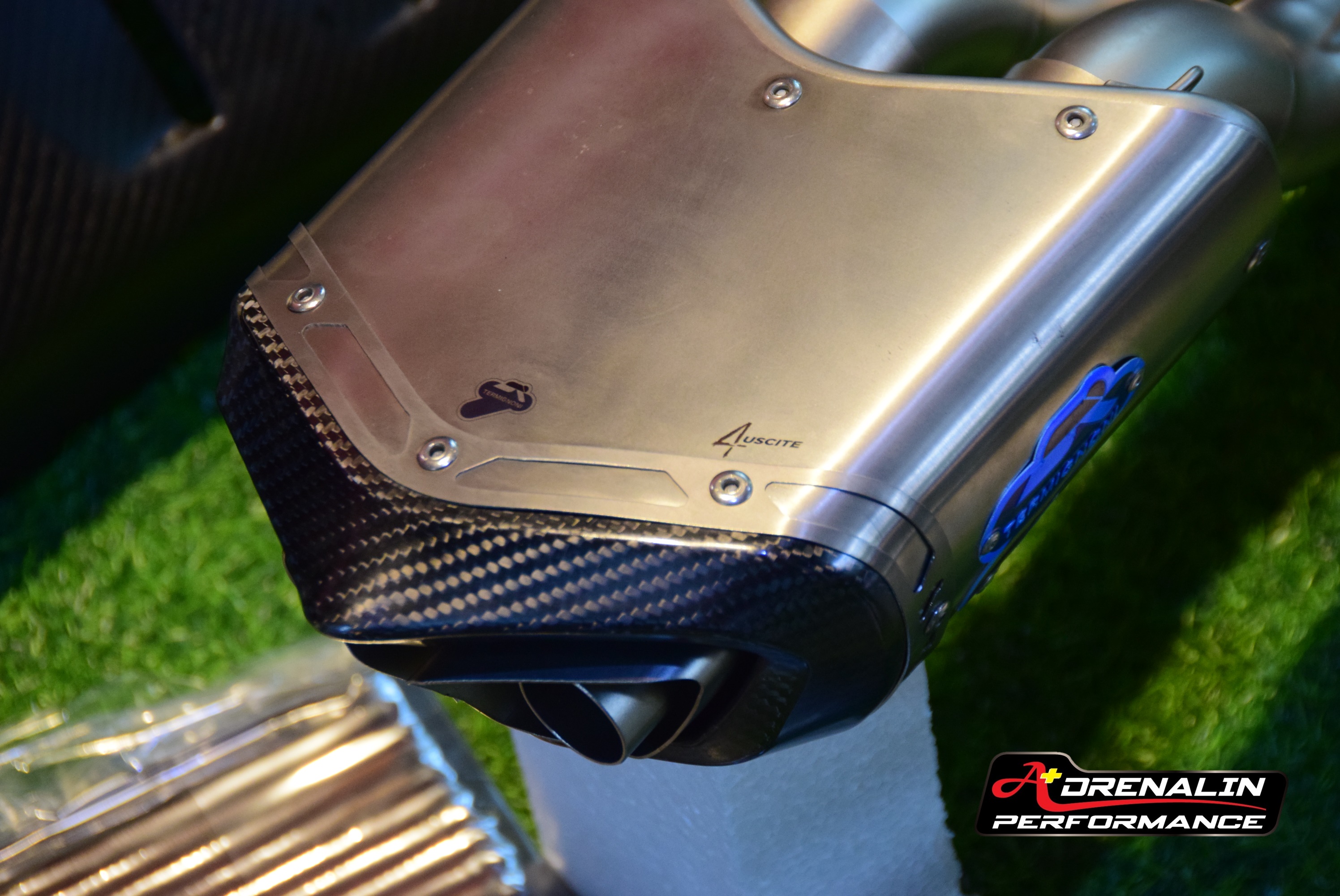 ท่อ Termignoni ฟูล ออกท้ายแบบท่อคู่ Panigale V4 (For Exhibition only)