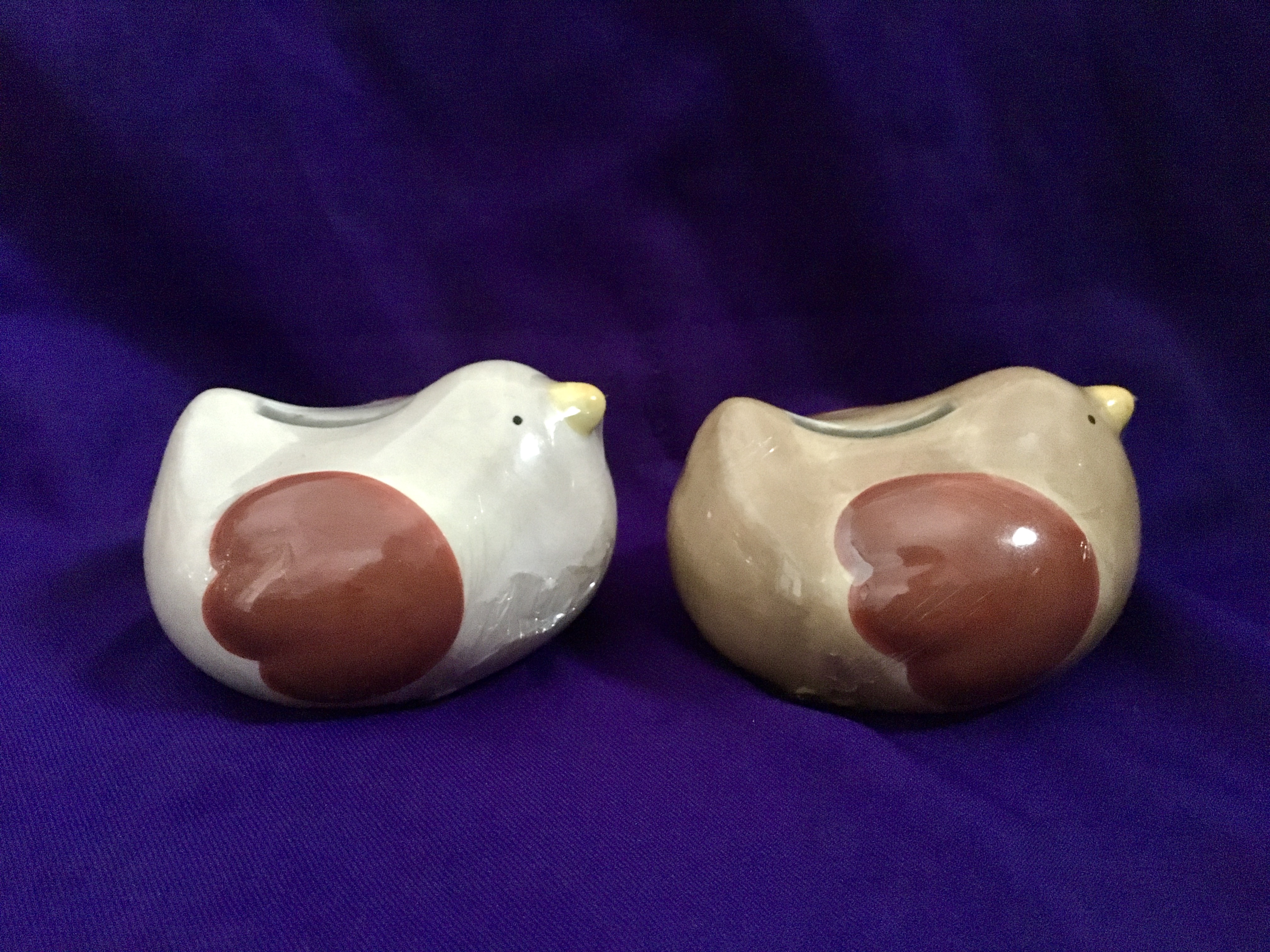 ไก่แม่ลูก(เซรามิค แพ็ค3ตัว)กว้างxสูงจากฐาน แม่ไก่ ขนาด 15x10 cm ลูกไก่ ขนาด 9x5 cm ผลิตจากโรงงานเซรามิค ลำปาง