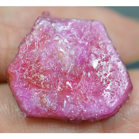พลอยก้อนทับทิม (Ruby) 17.60 กะรัต