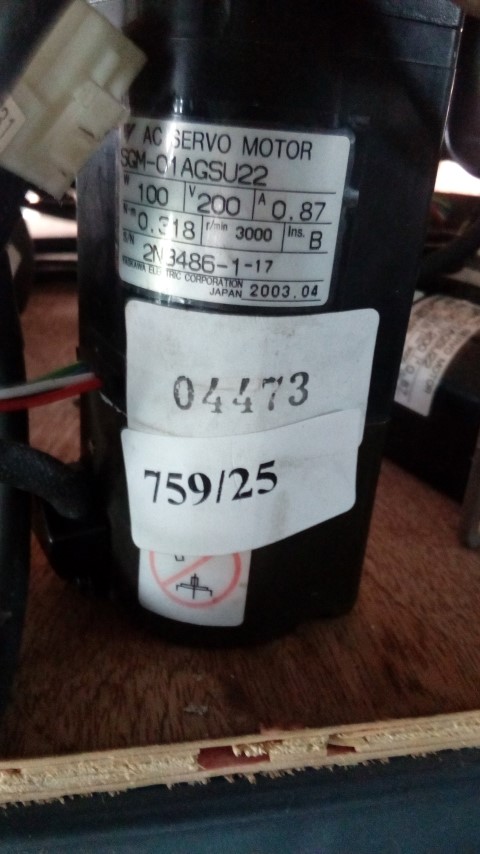 SGM-01AGSU22 YASKAWA SERVO MOTOR