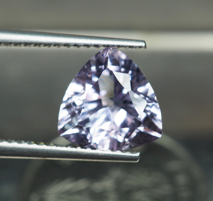 พลอยอะเมทิสต์สีชมพูอมม่วงหวาน 2.20 กะรัต AAA