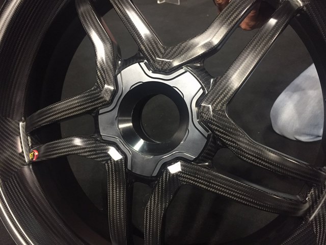 ล้อคาร์บอน BST รุ่น Rapid tek 5ก้านคู่ สำหรับ S1000RR ปี 2015+
