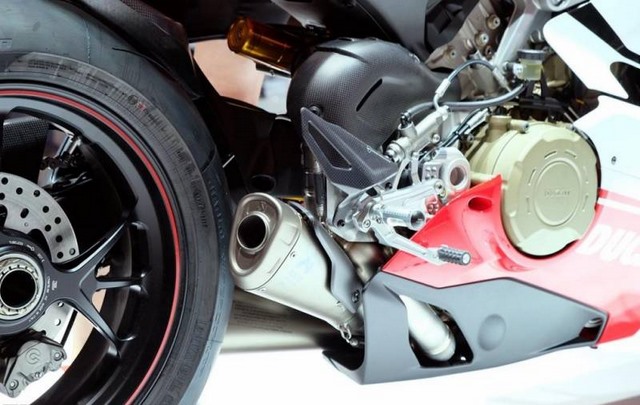 ท่อ Akrapovic Slip on และ ฟูล สำหรับ Street fighter V4 2019+ (For Exhibition only)