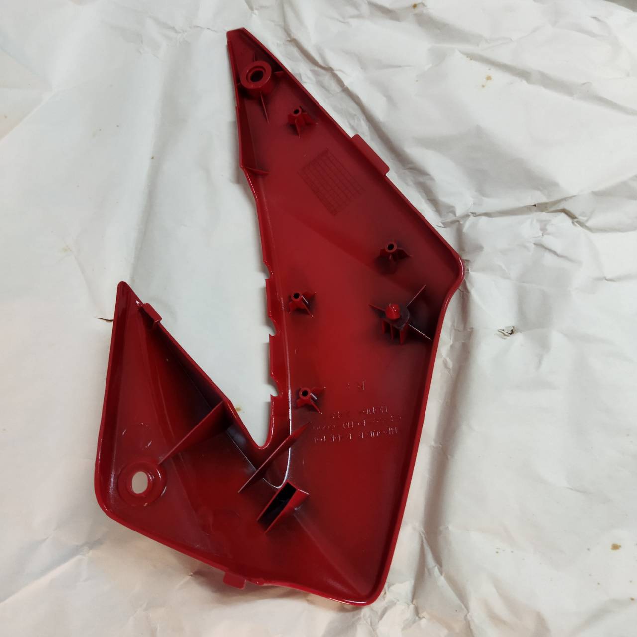 64350-KGH-600ZD ฝาครอบหม้อน้ำขวาสีแดง โซนิค SONIC อะไหล่แท้ HONDA