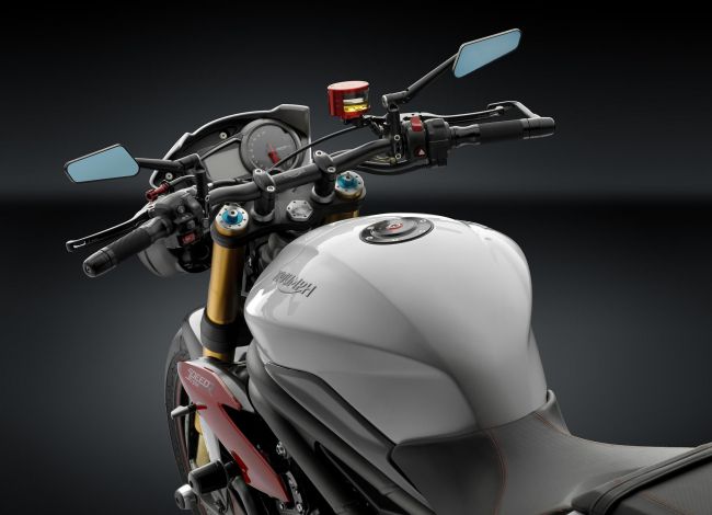 กระจกมองข้าง รุ่น Circuit 744 จาก Rizoma ข้างละ