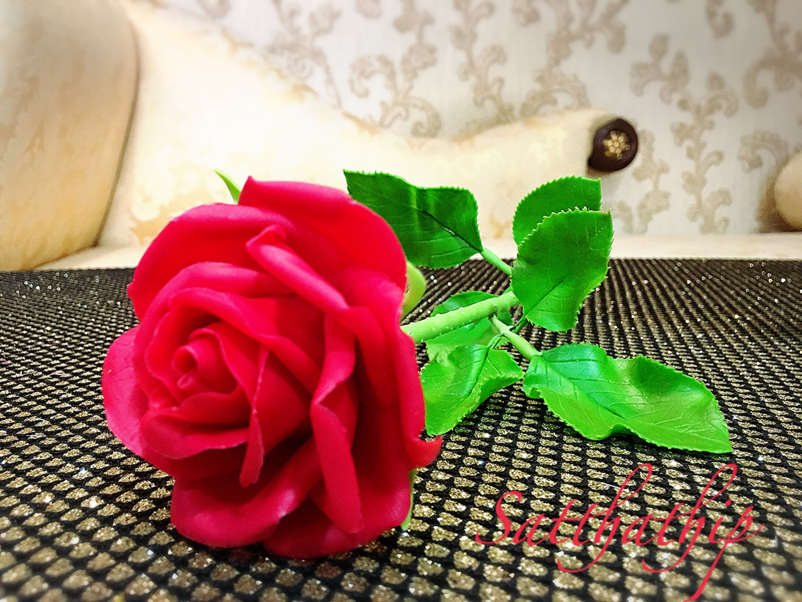 ดอกกุหลาบ สีแดง ประดิษฐ์จากดิน - ดอกกุหลาบ - Rose Flower