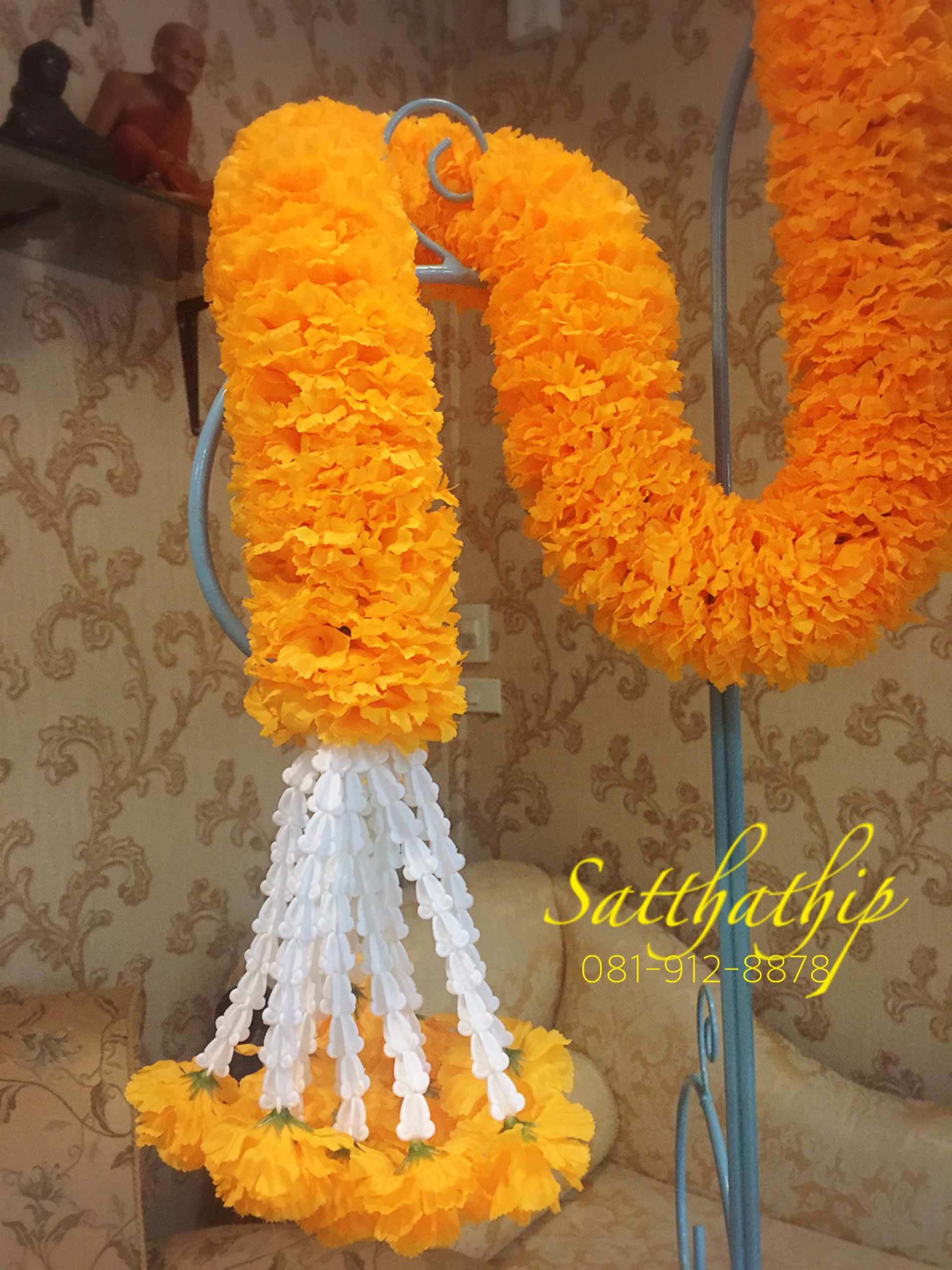 พวงมาลัยผ้าสองชาย [แบบตัดก้านดอกร้อยแน่น 450 บาท/เมตร]