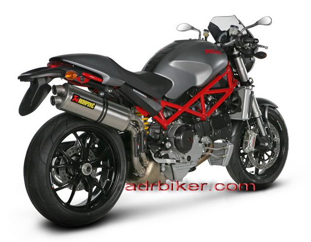 ท่อ Akrapovic สำหรับ Ducati Monster S4R S4RS 2003-2008 แบบ titanium และ คาร์บอน (For Exhibition only)