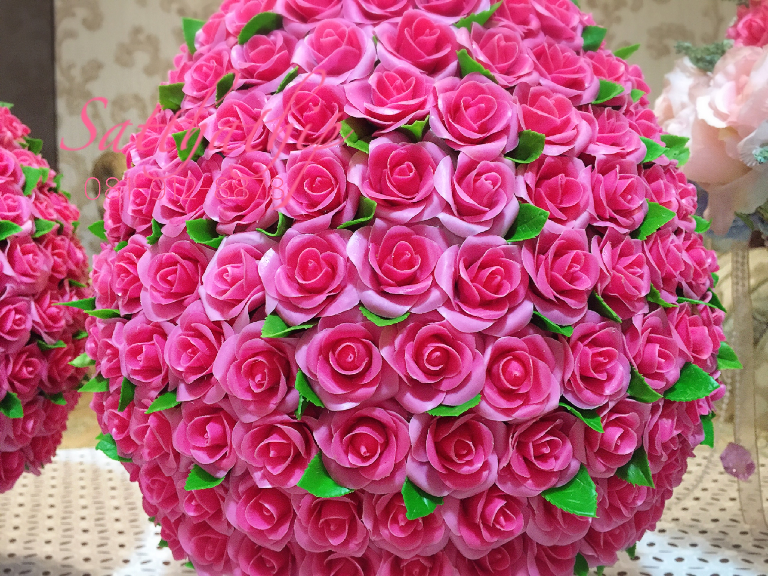 พานพุ่มดอกกุหลาบ ประดิษฐ์จากดิน [10 นิ้ว 9600 บาท/คู่]