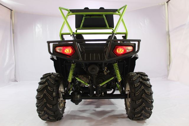 UTV 250CC ขับเคลื่อนด้วยระบบเพลาหลัง+เกียร์ออโต้ F/N/R พร้อมอ๊อฟชั่นล้อแม็กซ์+ยางใหญ่ +หลังคาไฟเบอร์+กระจกหน้า+กันชน+ไฟครบเซ๊ต