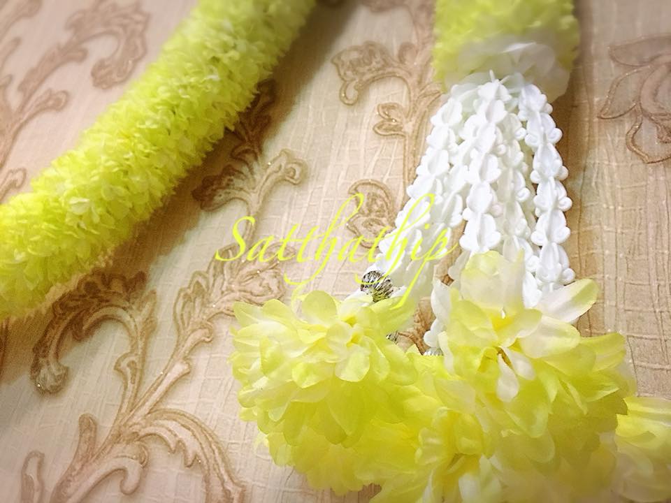 พวงมาลัยผ้าสองชาย [แบบตัดก้านดอก ร้อยแน่น 450 บาท/เมตร]