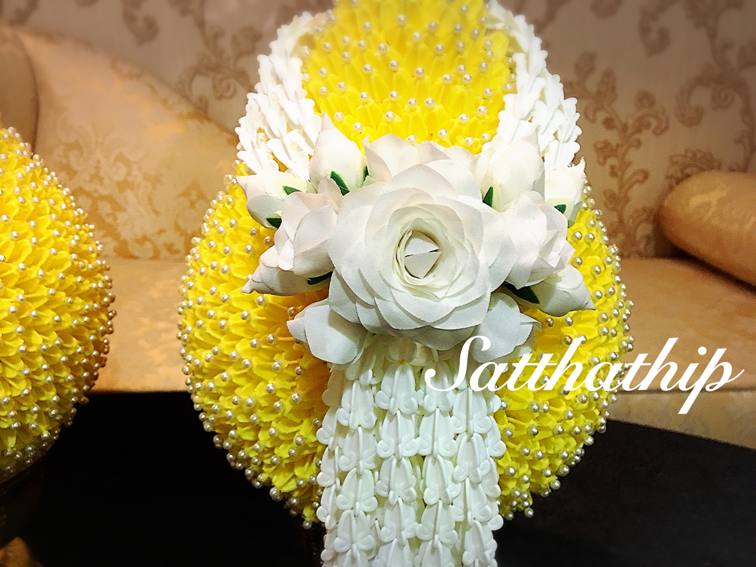 พานพุ่ม - พานพุ่มสักการะ - พานพุ่มดอกรัก - พานพุ่มดอกรักประดิษฐ์ (พลาสติก) - พานพุ่มสีเหลือง - Panpum