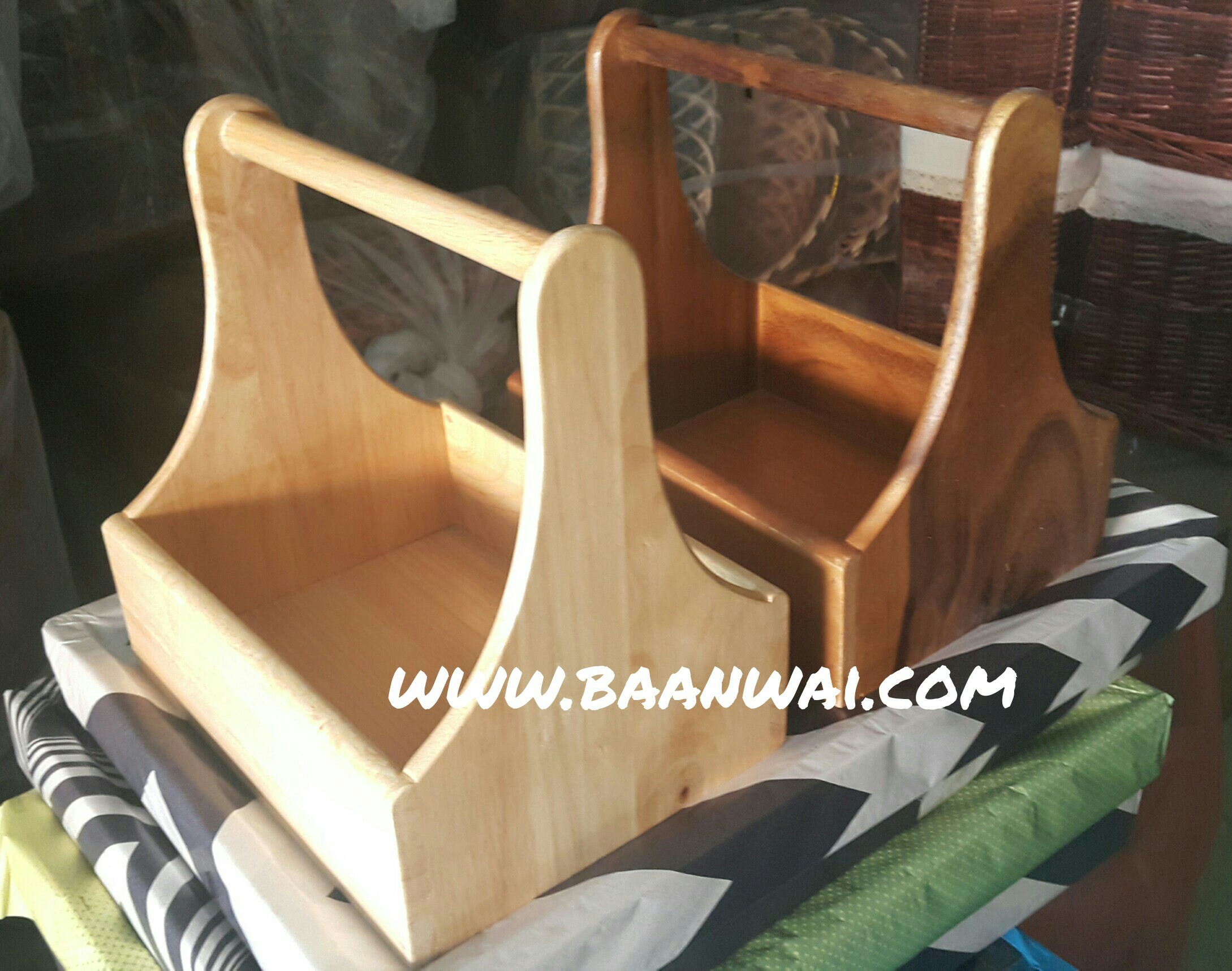 กล่องไม้วางเครื่องปรุง ถาดไม้วางเครื่องปรุง กระเช้าไม้วางเครืองปรุง มี 2 ขนาด (ขนาด 6*6 นิ้ว)